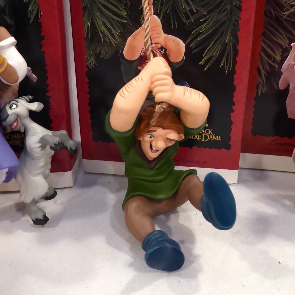 NEW 1996 HALLMARK DISNEY HUNCHBACK OF NORTE DAME ORNAMENT LOT OF 4 - Picture 3 of 14